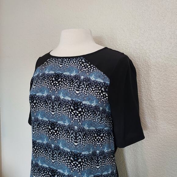 BCBG Maxazria Blue Short Sleeve Blouse - Picture 6 of 10